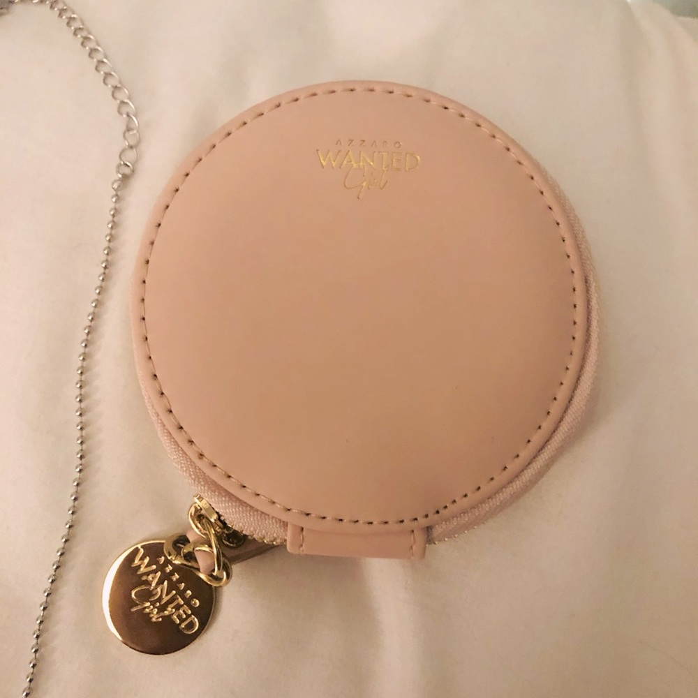 Set of necklaces and a mini pouch